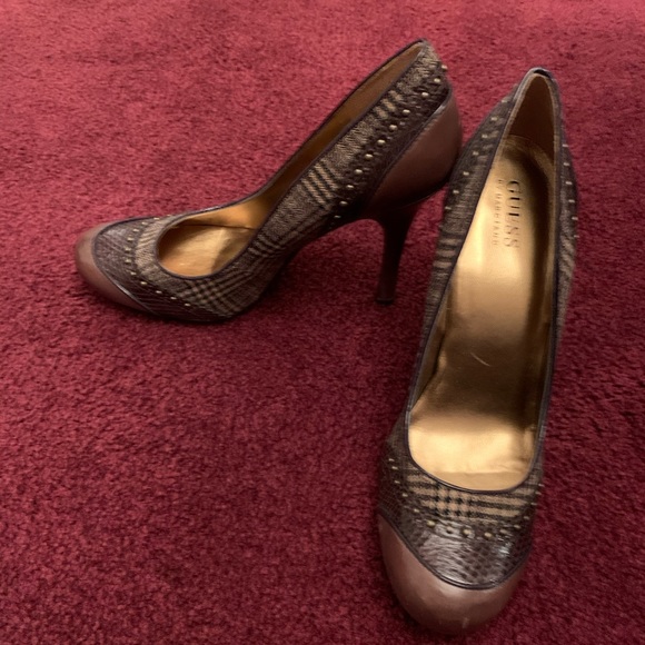 Guess Heels - Picture 3 of 5